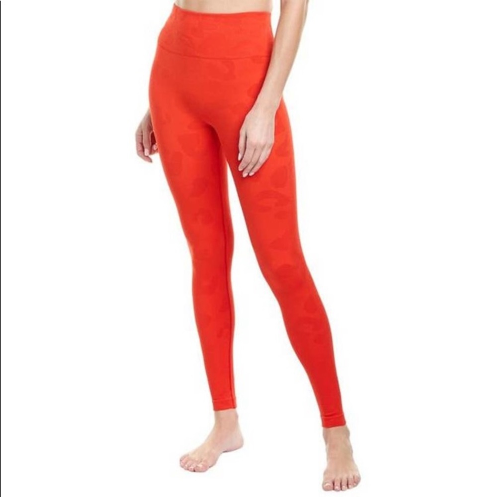 HKXPB red leopard print leggings
